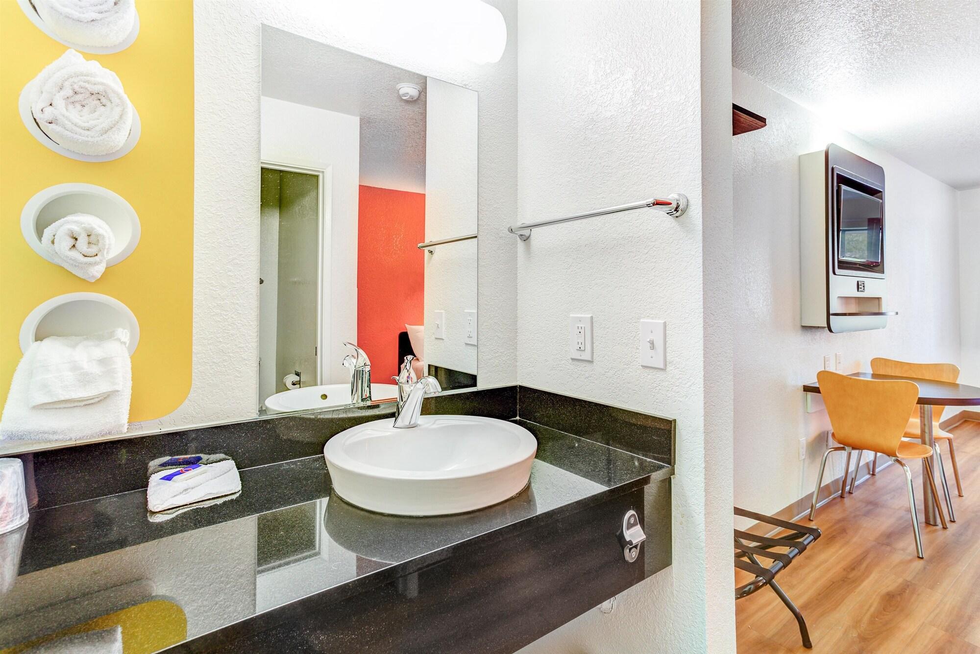 Hotel 6-portland, Or - West Tigard