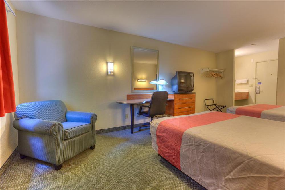Hotel 6-portland, Or - West Tigard